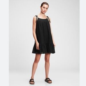 Gap shift dress Black Eyelet Mini